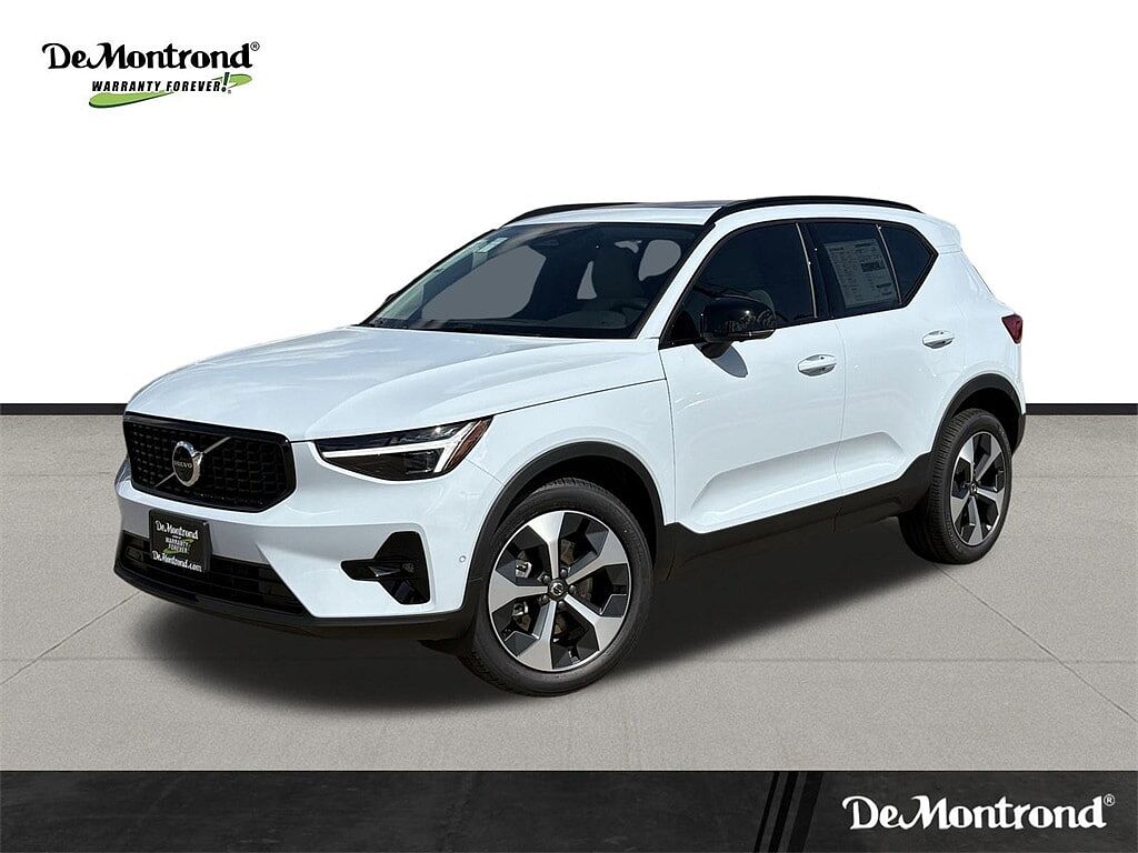 2026 Volvo XC40 B5 Plus
