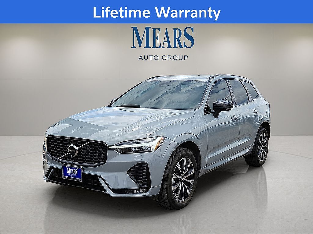 2025 Volvo XC60 B5 Core Dark Theme