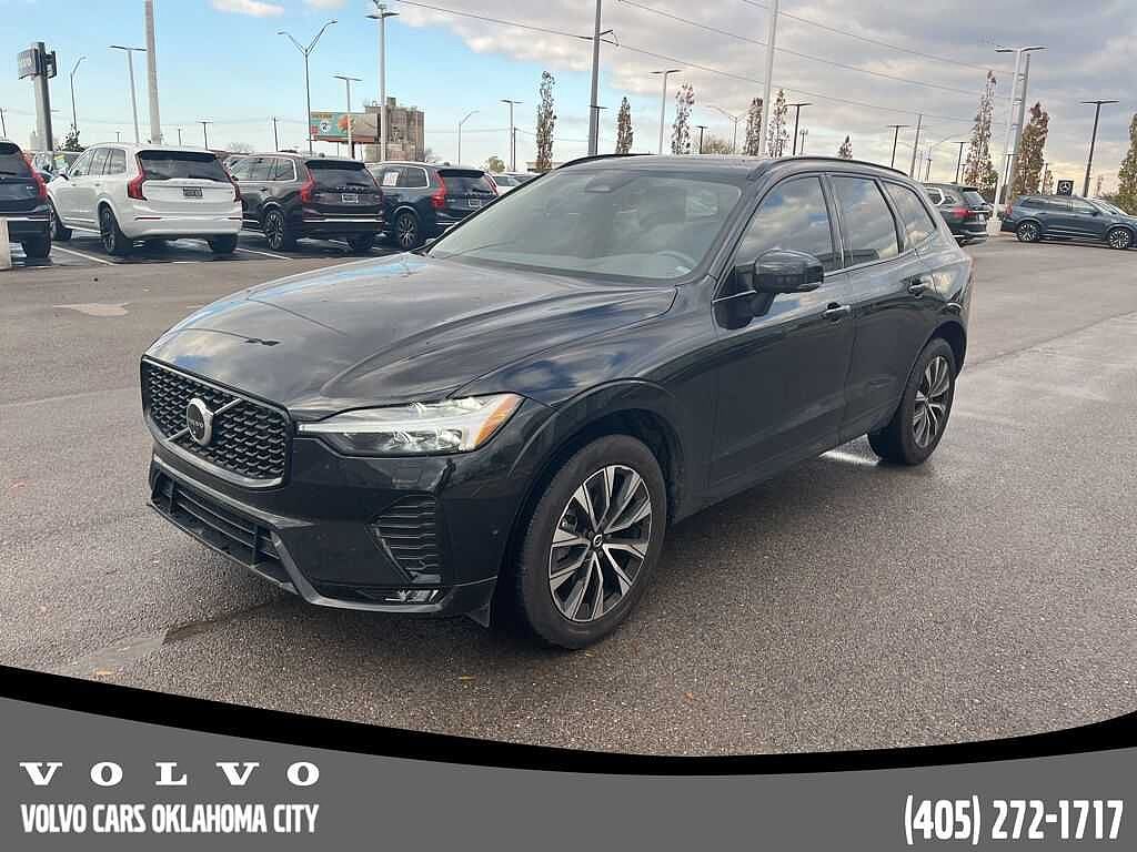 2025 Volvo XC60 B5 Plus Dark Theme