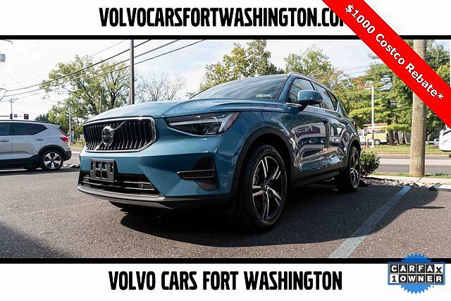 2025 Volvo XC40 B5 Core Bright Theme