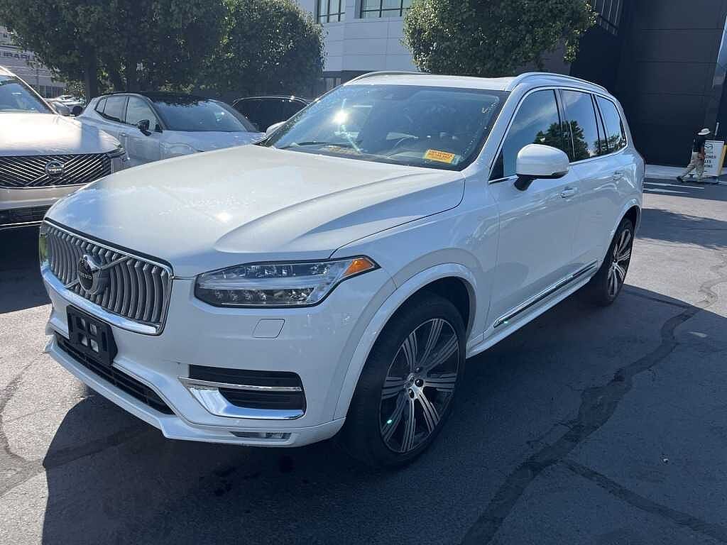 2022 Volvo XC90 T6 Inscription 6-Passenger
