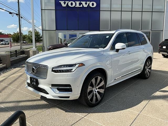 2024 Volvo XC90 Recharge T8 Ultimate Bright Theme 6P