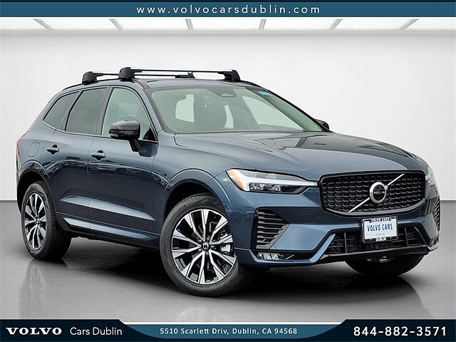 2025 Volvo XC60 B5 Core Dark Theme