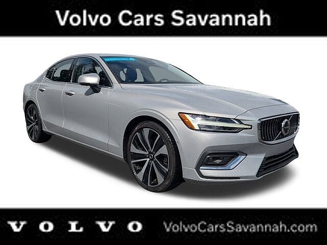 2023 Volvo S60 B5 Ultimate Bright Theme